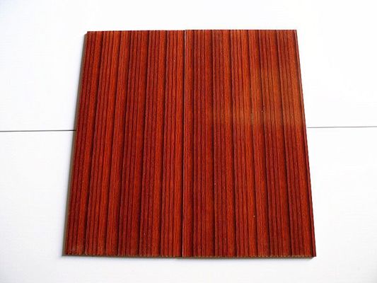PD117 Pannello in PVC 3D impermeabile per pareti e soffitti Peso lordo 3.000 kg