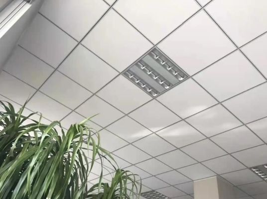 600 mm*600 mm Tavolo perforato in lana minerale per assorbimento acustico interno