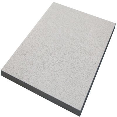 Piastrelle di soffitto in fibra di vetro decorative per l'installazione in rete T da parte di Noya in materiali da costruzione