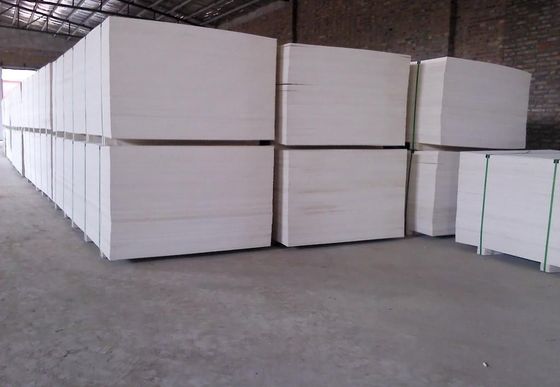 Pareti divisorie soffitti Isolamento termico Tavola di gesso acustico senza modello Spessore 7mm-15mm