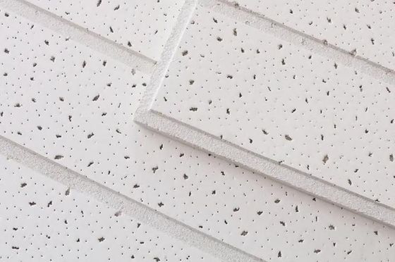 Piastrelle di soffitto in lana minerale acustica con rivestimento a spruzzo per decorazione e isolamento alberghiero