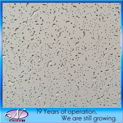 Piastrelle di soffitto in lana minerale perforata per decorazioni di ufficio e prestazioni acustiche