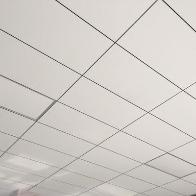 Pannello di soffitto a prova di umidità per la funzione alberghiera Assorbimento acustico del suono in fibra di vetro