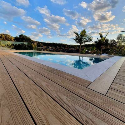 Legno Plastica composito WPC Recinzione e pergola pilastro decorativo Superficie marrone Finito