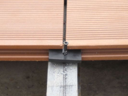 Clips per pavimentazione in WPC in legno di plastica composita con acciaio inossidabile e modello di grano di legno