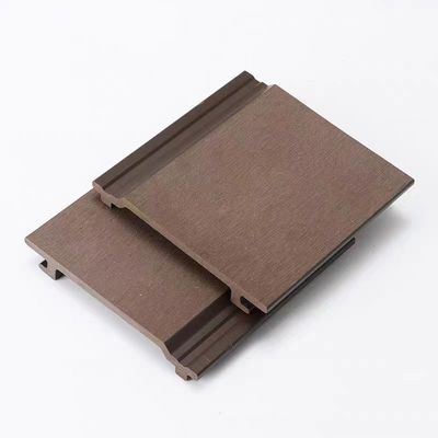Rivestimenti per pareti in WPC resistenti ai raggi UV 45% HDPE 50% fibre di legno di scarto e design durevole