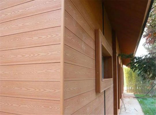 Rivestimenti per pareti in WPC resistenti ai raggi UV 45% HDPE 50% fibre di legno di scarto e design durevole
