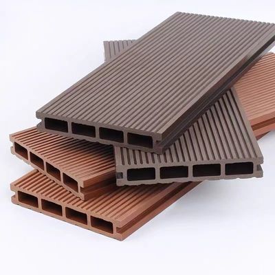 Piastrelle per pavimenti esterni in legno ecologico composito WPC con materiali di superficie graffiati