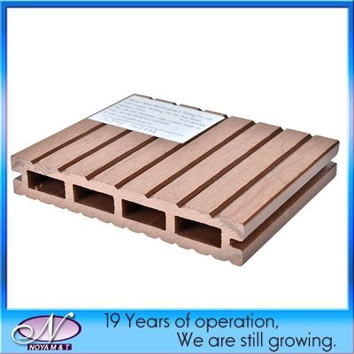 Best-Selling Ash WPC Piscine di piscina Decking con materiali convenienti