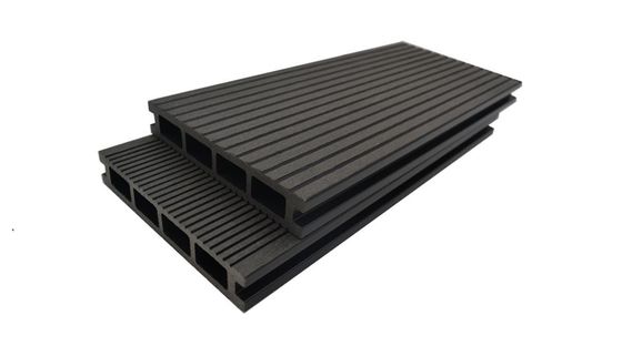 Tasso di assorbimento dell'acqua 2,5% Pavimenti sintetici WPC personalizzati per pavimenti di ingegneria