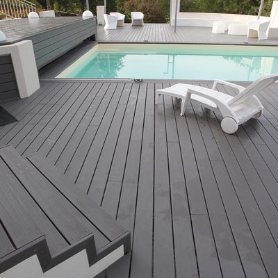 Pavimenti in WPC a prova d'acqua per sport all'aperto e ambienti ricreativi