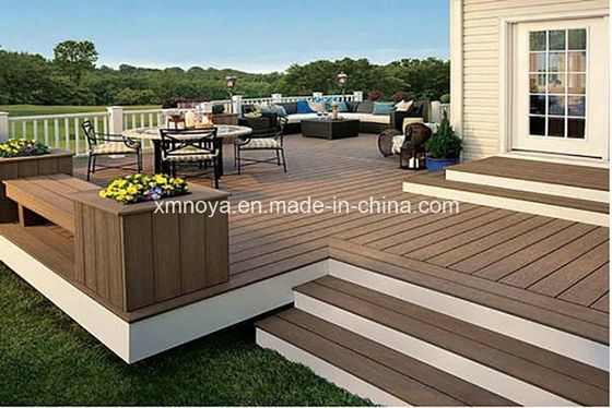 Pavimenti compositi in legno WPC marrone per giardini impermeabili
