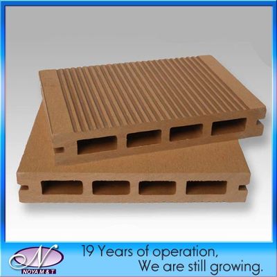 Pavimenti in legno e plastica composti per giardini esterni personalizzati