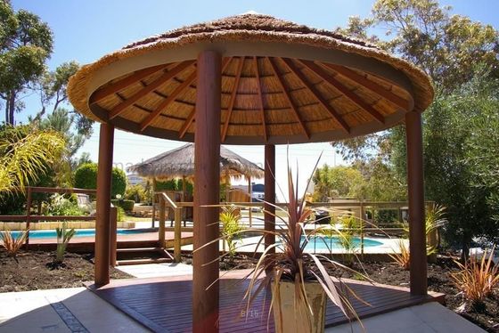 Decorazione giardino africano PVC Materiale Componente mattoni Rosso resistente al fuoco tetto di paglia