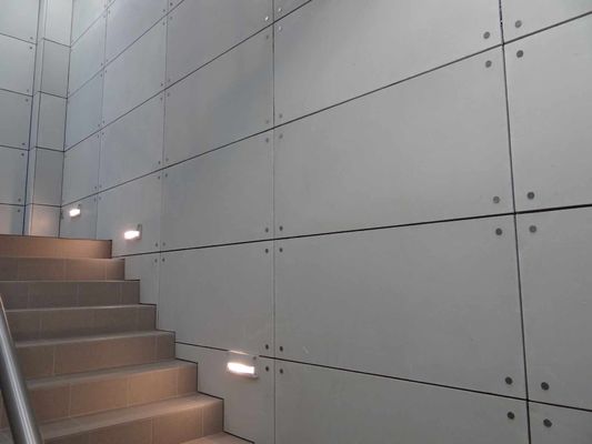 Pannello di cemento in fibra di colore grigio e giallo chiaro per rivestimenti murali o piastrelle di soffitto ad alta resistenza