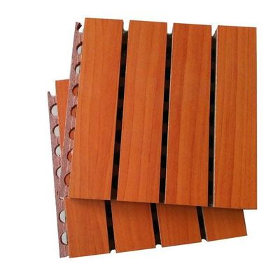 Assorbimento del suono Tavola e pannello di soffitto in legno con pannelli acustici a bordo quadrato