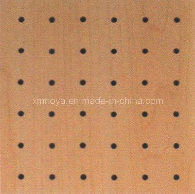 Pannelli acustici in legno perforati 600*600 Assorbimento del suono Materiale decorativo edilizio