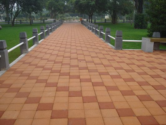 Tasso di assorbimento dell'acqua inferiore al 6% Marrone Poroso Permeabile