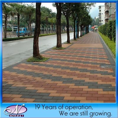 Stile sinterizzante grigio e rosso ceramica permeabile all'acqua mattoni per paver giardino stradale