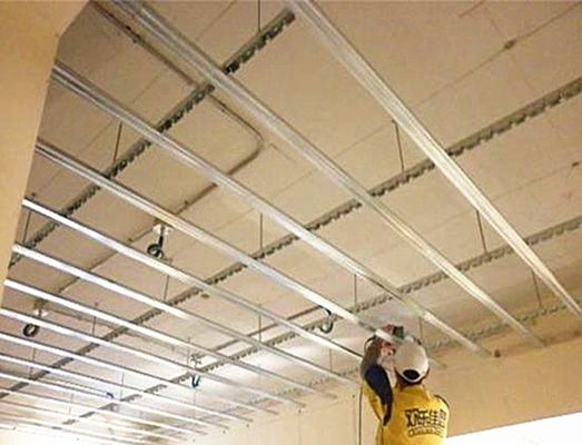 Profili di stagno di acciaio non perforato e di binario per pareti divisorie Larghezza 100 mm