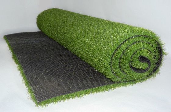 Tappeto verde sintetico a forma di filato curvo di classe internazionale per interni ed esterni