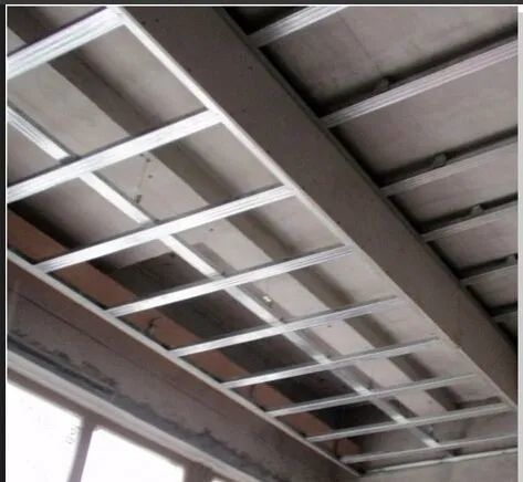 Materiale di pareti divisorie in acciaio Canale metallico galvanizzato per piegatura a freddo Canale interno di bordo