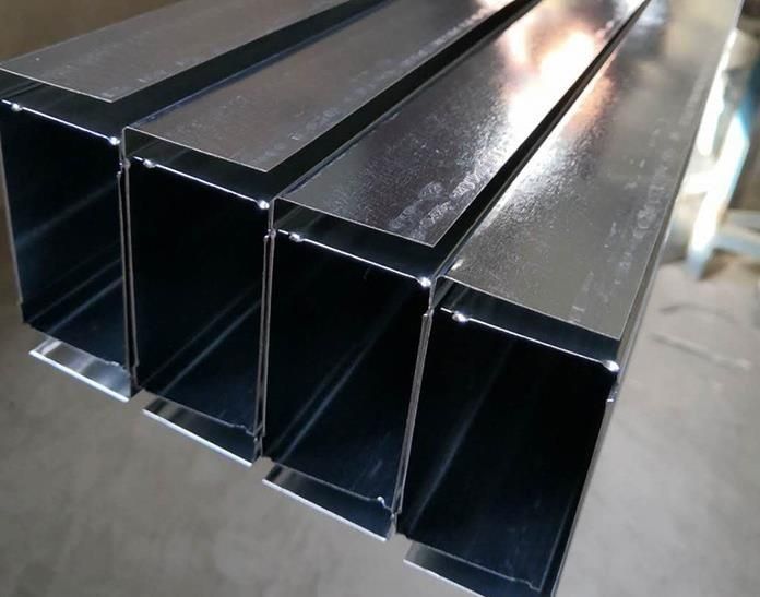 T-Bar per sistema di sospensione / struttura di budling Spessore da 0,40 a 1,0 mm D50 personalizzabile